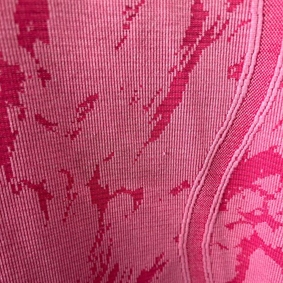 Lululemon Swiftly Tech Short Sleeve Crew Heathered Bon Bon Size 10 - Picture 9 of 10